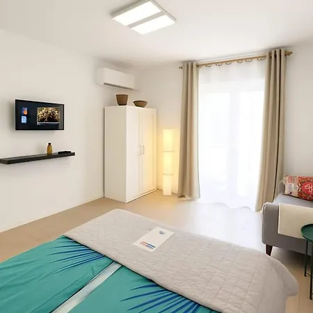 Fantastico 2 - Grossem Balkon - Gratis Parkplatz - Klimaanlage - Zentrumsnaehe Und Meernaehe Apartment